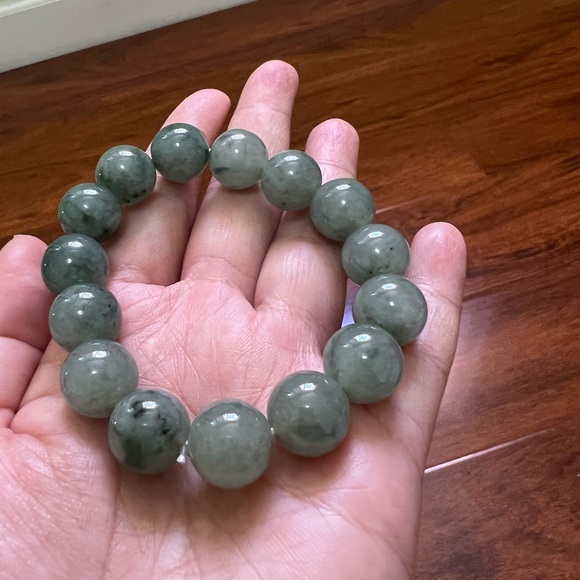 Jade bracelets - Picture 7 of 7